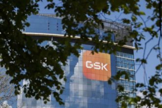 GSK Ups Its Game: Boosted Outlook Even as Vaccine Sales Face Challenges!