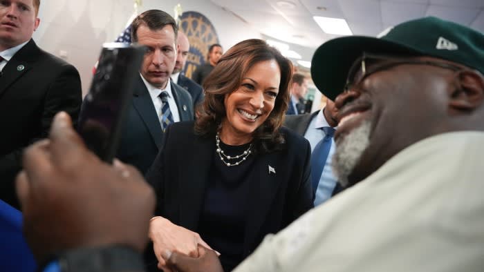 Harris Surpasses Trump in Americans’ Trust on Economic Leadership!