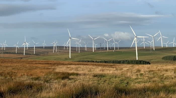 Windfall for the Future: Hong Kong Investor Acquires UK Wind Farms for £350 Million!