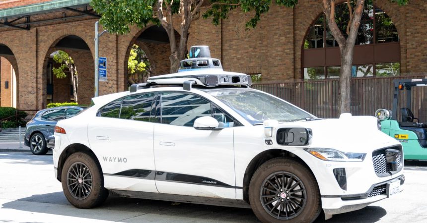 San Francisco’s Sleep Disrupted: The Midnight Honkfest of Waymo Robotaxis!