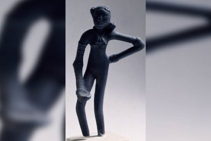 Meet the Dancing Girl: An Enigmatic Indus Valley Treasure that Captivates Hearts!