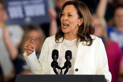 Kamala Harris Stands Firm Against Anti-Israel Protesters: ‘I’m Speaking!’ – A Highlight from Her Michigan Campaign Speech