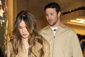 Scoreboard Love: The Winning Romance of Hailee Steinfeld and Josh Allen!