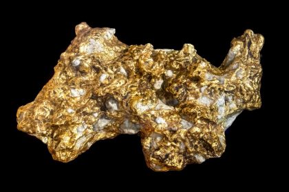 Unlocking Nature’s Treasure: How Earthquakes Create Massive Gold Nuggets in Quartz Rock!