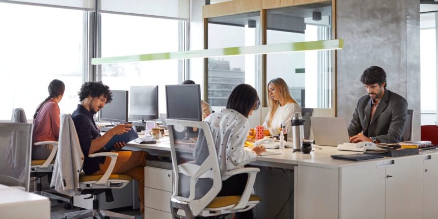 Master Workplace Etiquette: 5 Common Mistakes to Avoid When Interacting with Coworkers