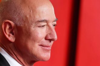 Inside Scoop: Jeff Bezos Blocks Washington Post from Endorsing Kamala Harris!