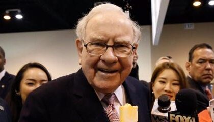 Warren Buffett’s Berkshire Hathaway Slashes Apple Stake by Two-Thirds: What It Means for Investors